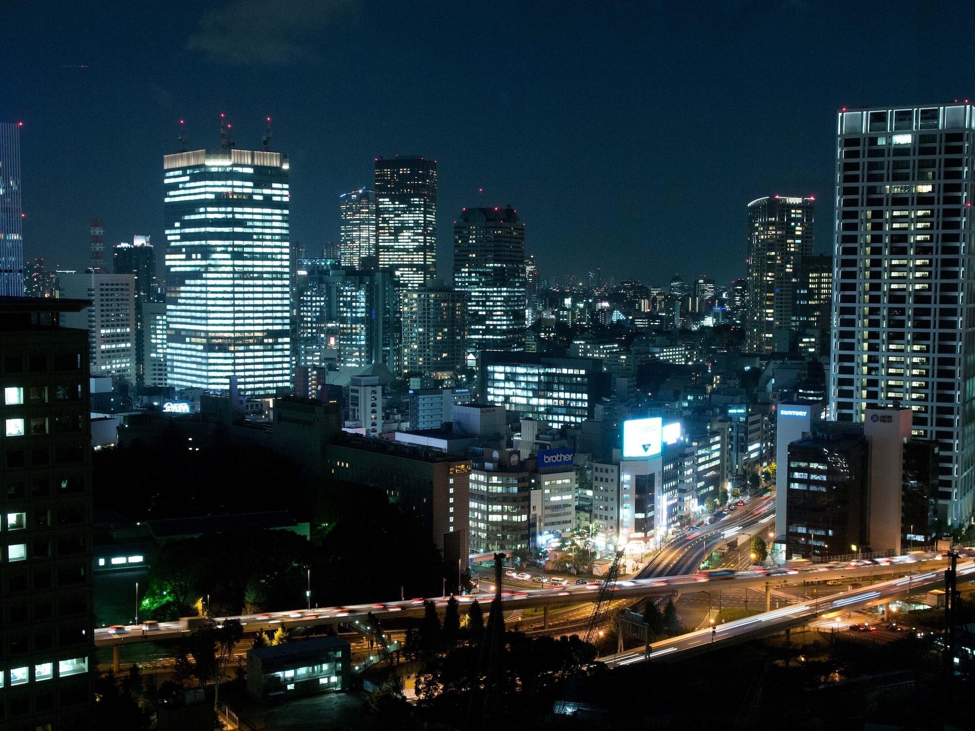 Hotell Toshi Center 4*